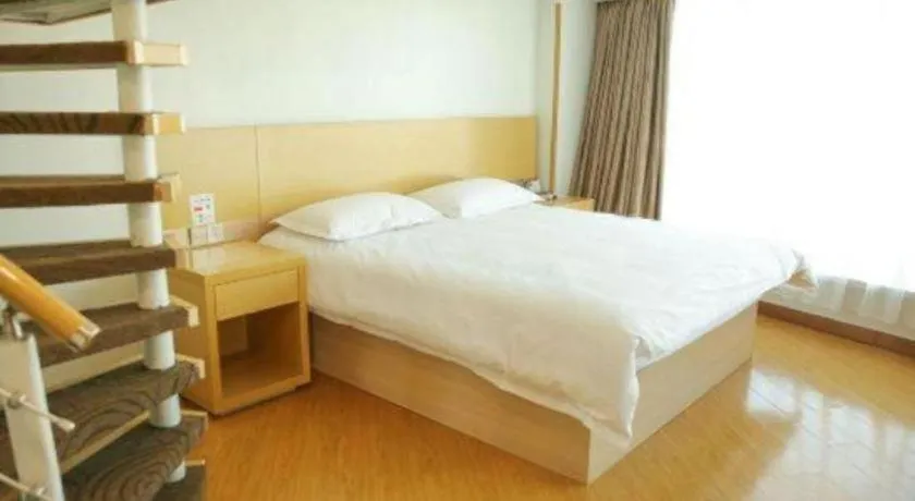 Bed in GreenTree Inn Binzhou Bus Station