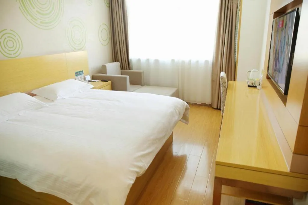 Bed in GreenTree Inn Binzhou Bus Station