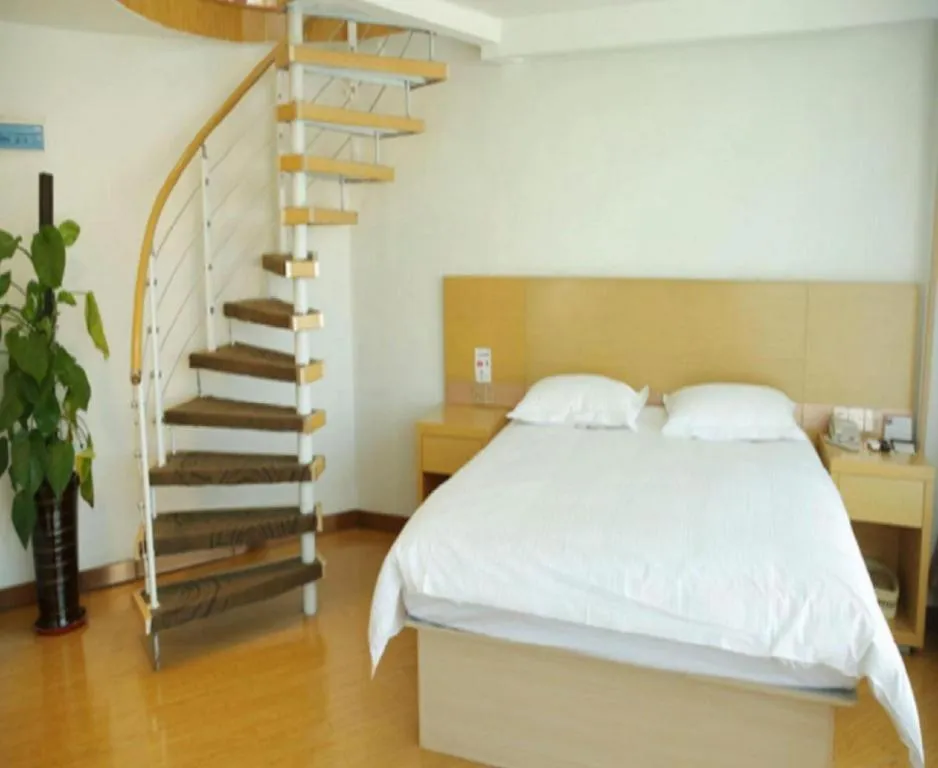 Bed in GreenTree Inn Binzhou Bus Station