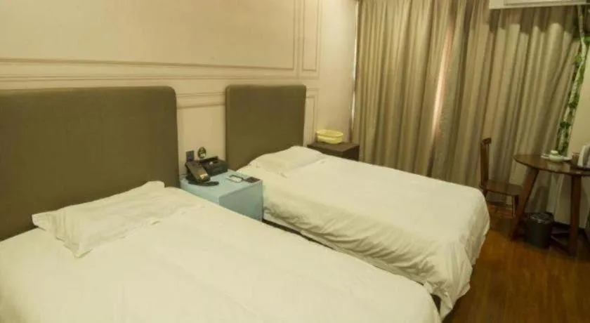 Bed in GreenTree Inn Binzhou Bus Station