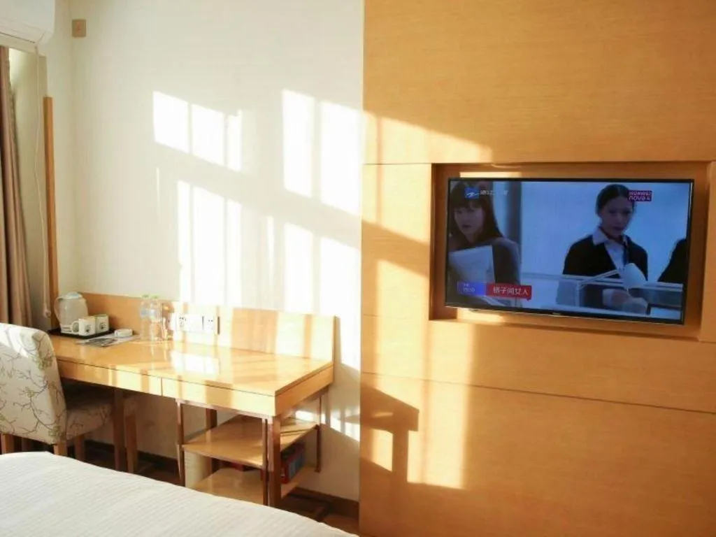 Bed in GreenTree Inn Binzhou Bus Station