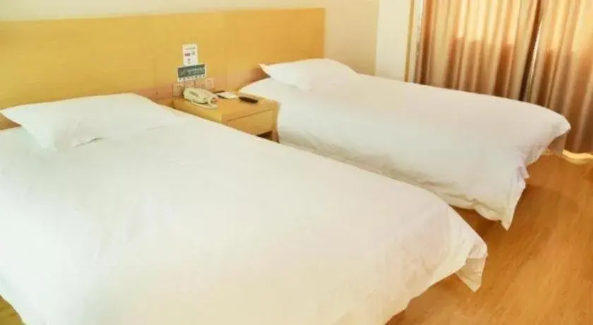 Bed in GreenTree Inn Binzhou Bus Station Bed in GreenTree Inn Binzhou Bus Station