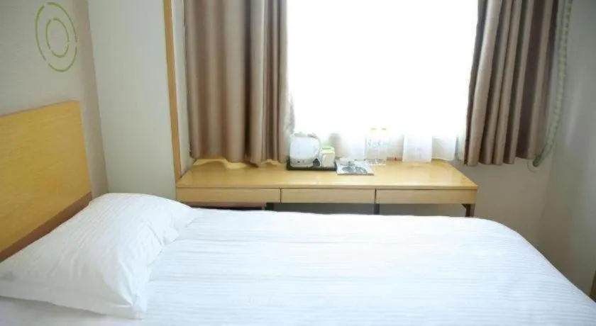 Bed in GreenTree Inn Binzhou Bus Station