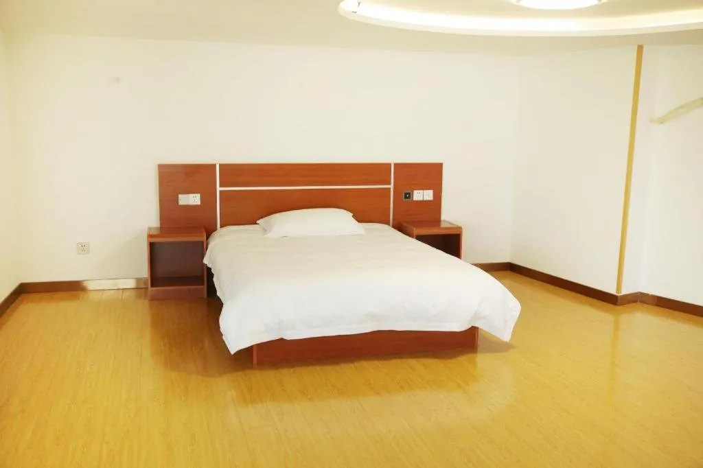 Bed in GreenTree Inn Binzhou Bus Station