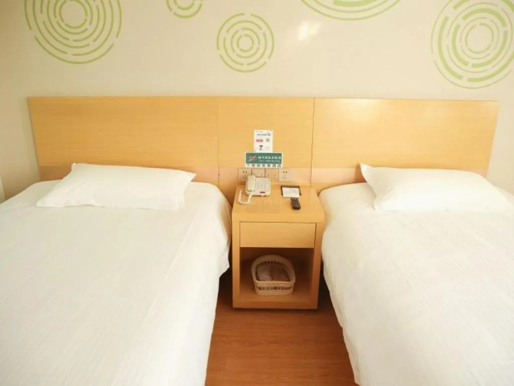 Bed in GreenTree Inn Binzhou Bus Station