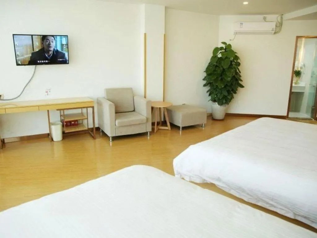 Bed in GreenTree Inn Binzhou Bus Station