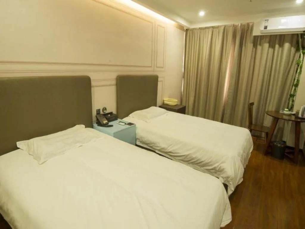 Bed in GreenTree Inn Binzhou Bus Station