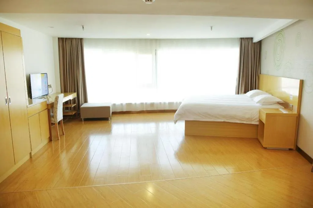 Bed in GreenTree Inn Binzhou Bus Station