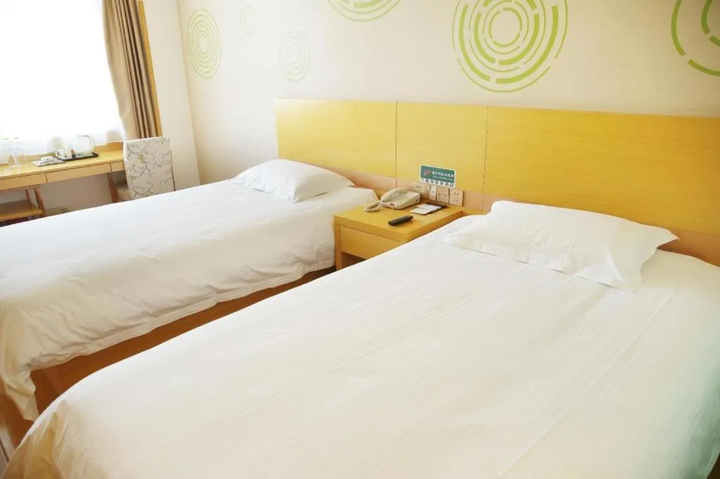 Bed in GreenTree Inn Binzhou Bus Station