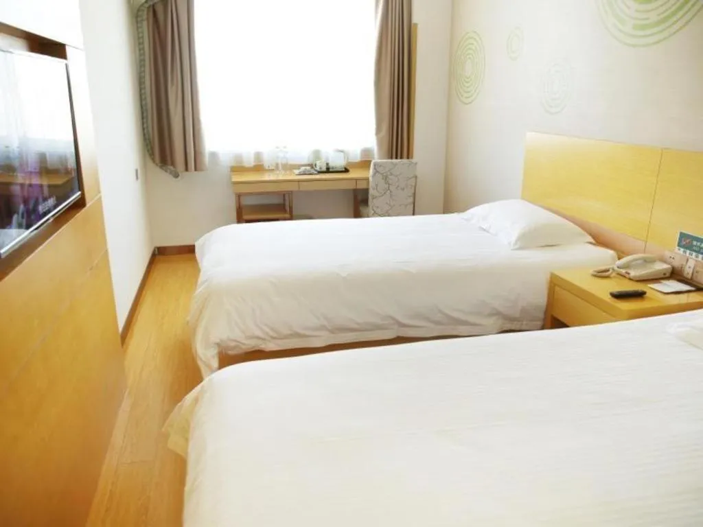 Bed in GreenTree Inn Binzhou Bus Station