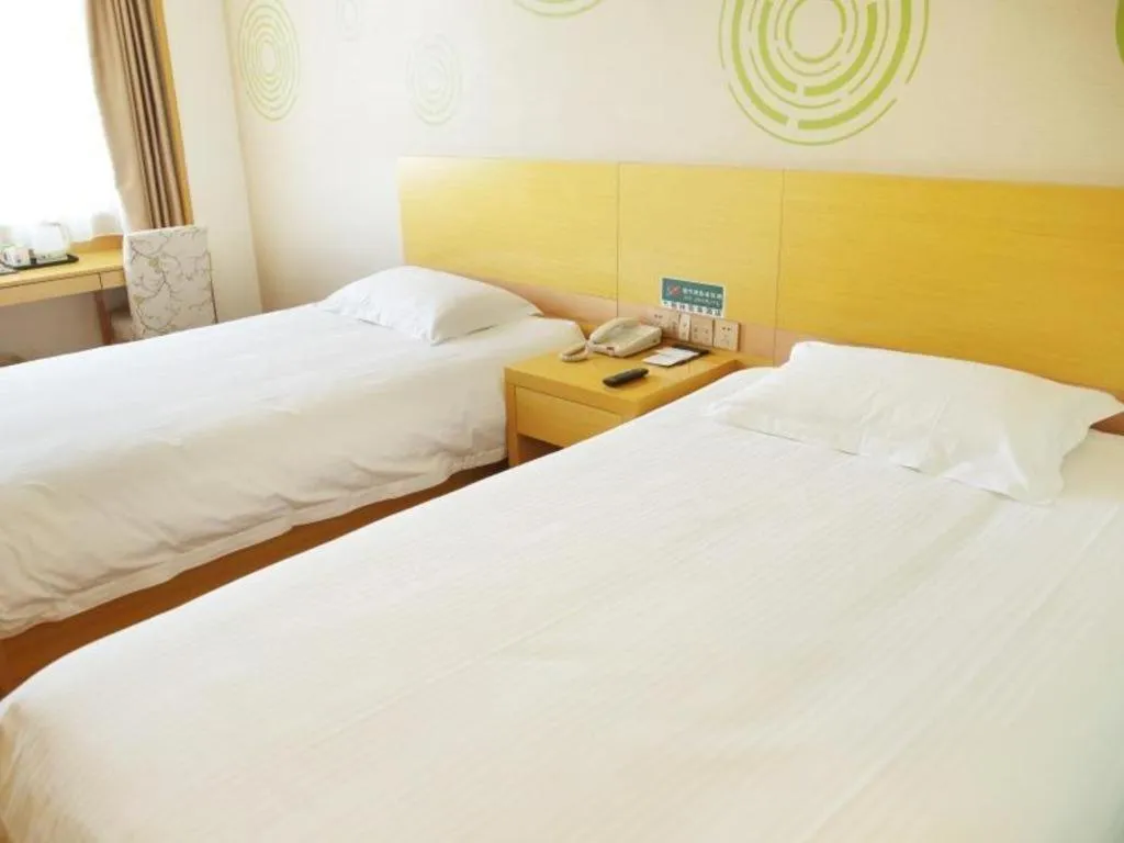 Bed in GreenTree Inn Binzhou Bus Station