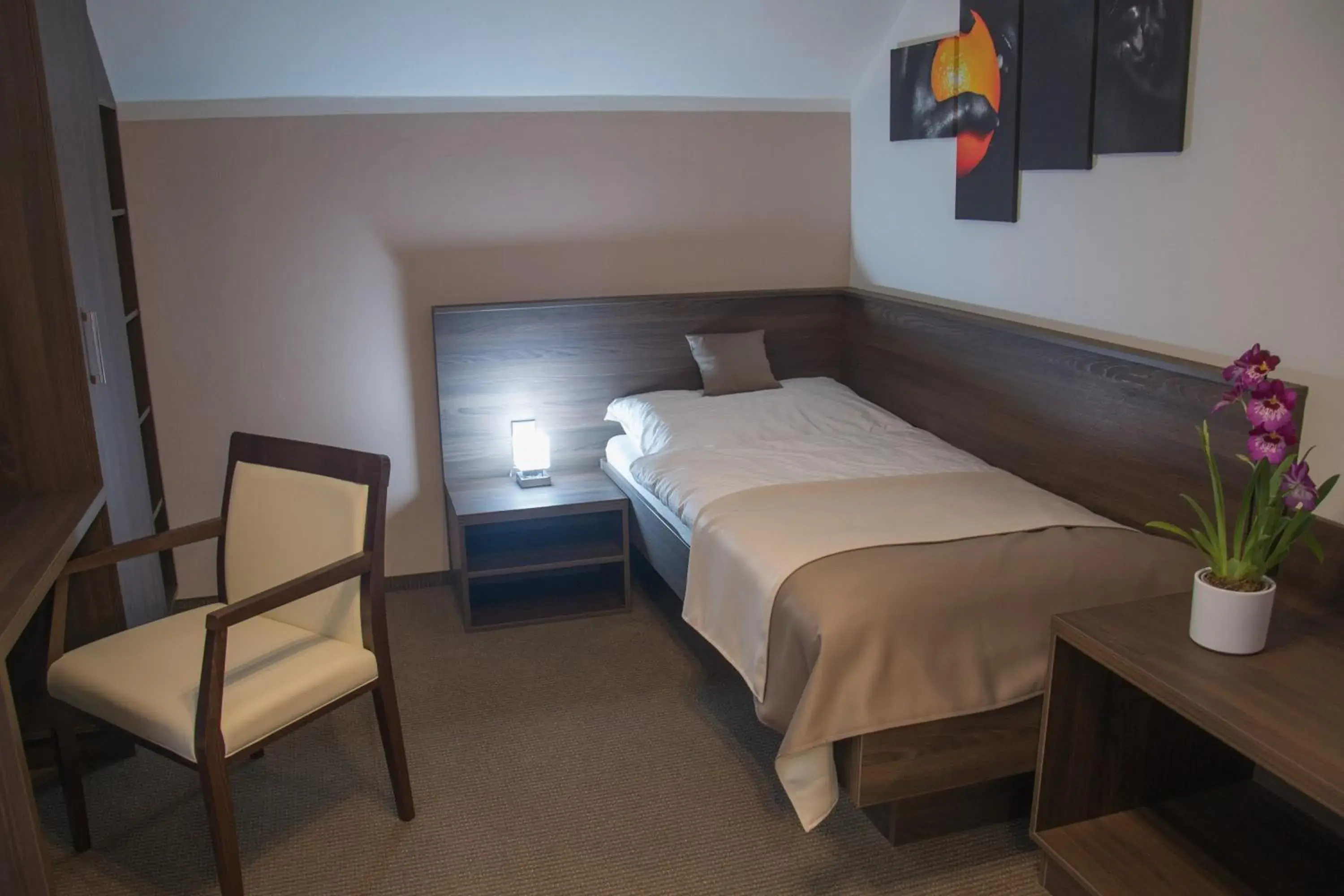 Single Room with Balcony - single occupancy in Restaurace a Penzion U Klásků Single Room with Balcony - single occupancy in Restaurace a Penzion U Klásků