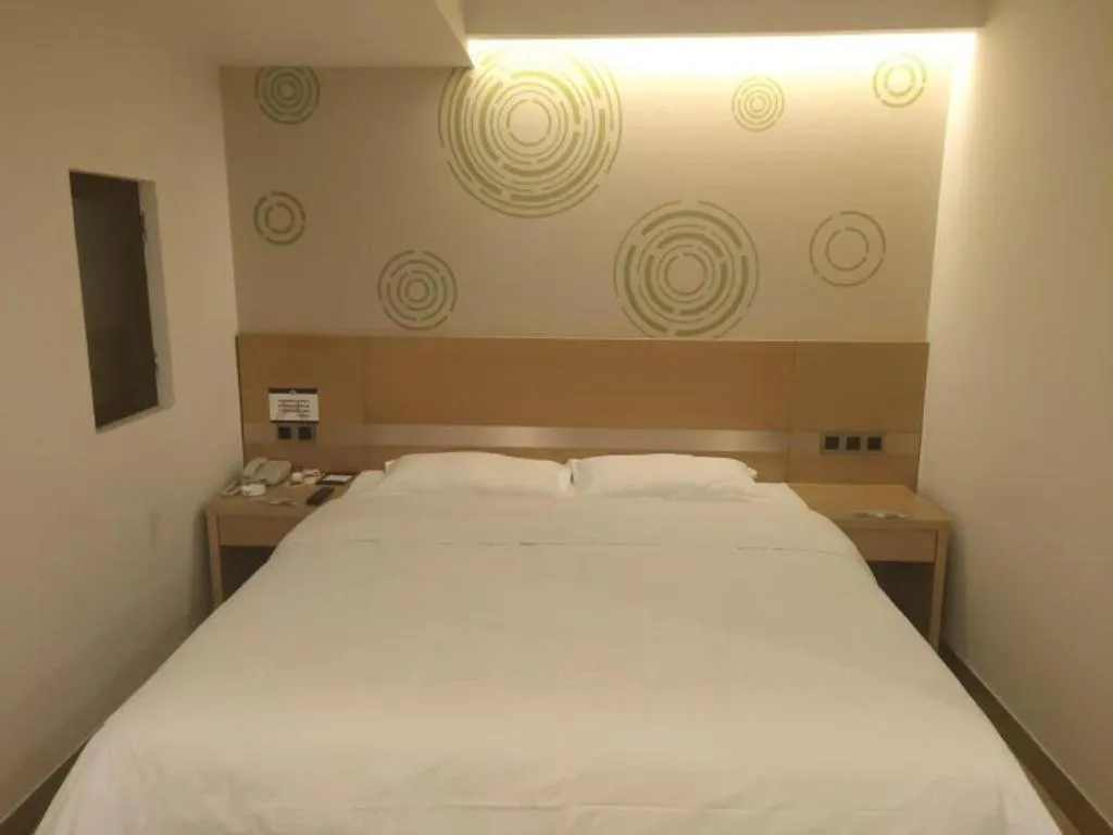 Bed in GreenTree Inn Ordos Kangbashi District Ulan Mulun Street Branch