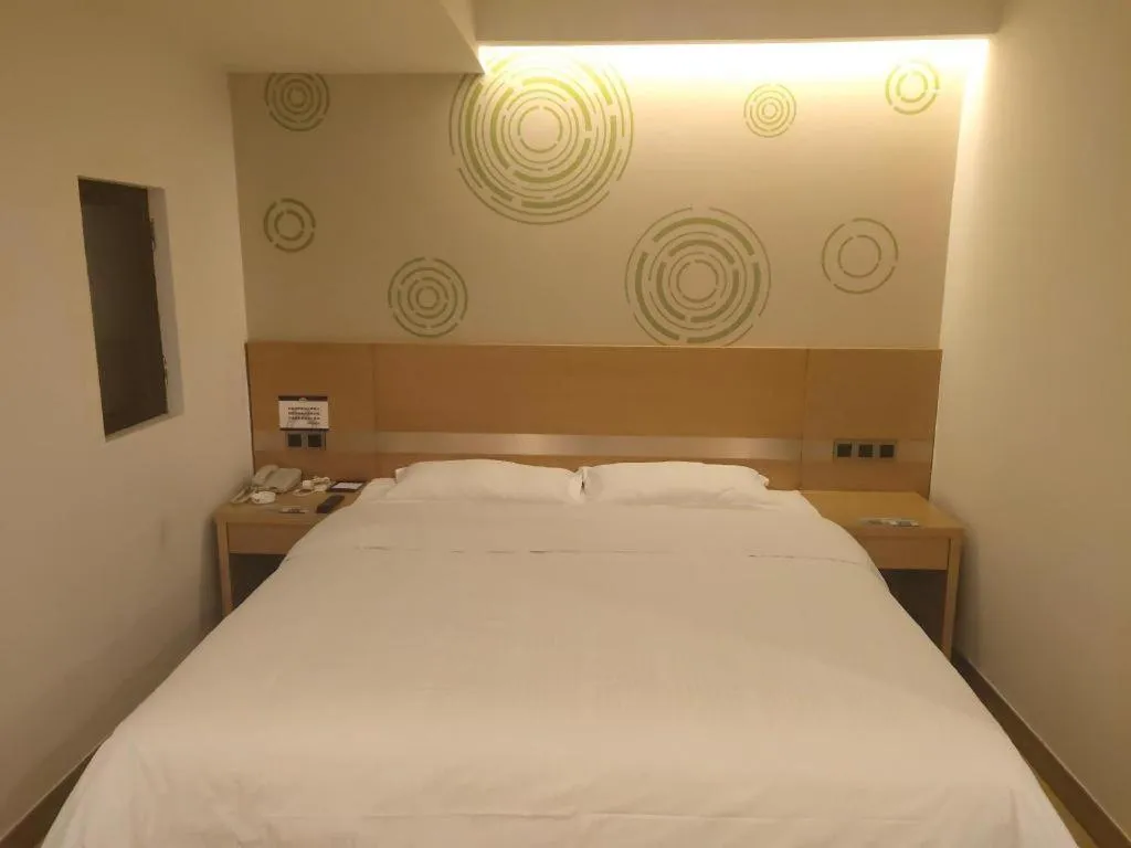 Bed in GreenTree Inn Ordos Kangbashi District Ulan Mulun Street Branch