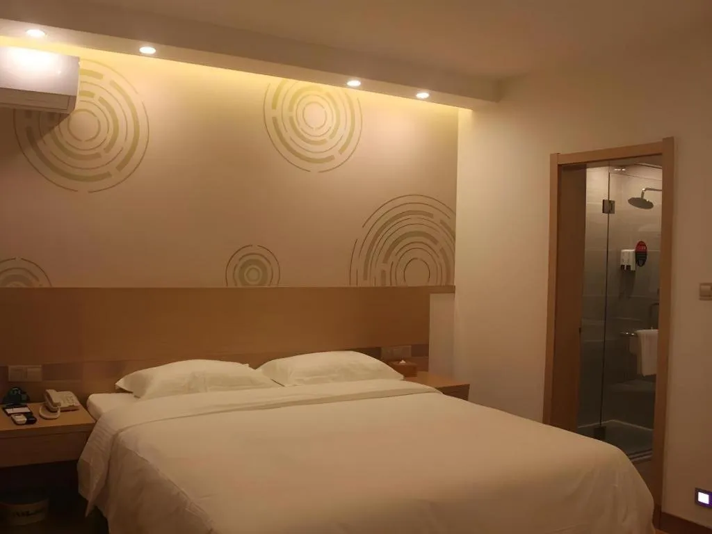 Bed in GreenTree Inn Jingjiang Xieqiao Town Xinhua Road