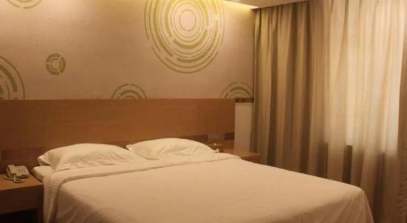 Bed in GreenTree Inn Jingjiang Xieqiao Town Xinhua Road