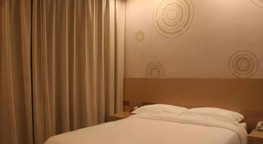 Bed in GreenTree Inn Jingjiang Xieqiao Town Xinhua Road