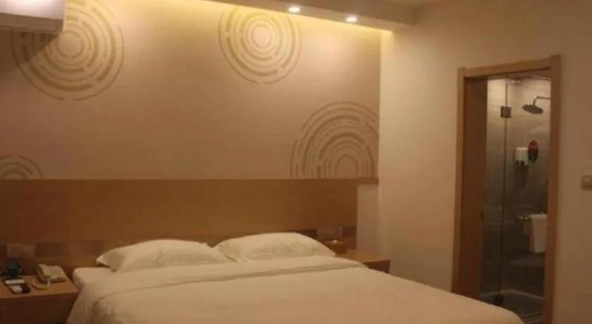 Bed in GreenTree Inn Jingjiang Xieqiao Town Xinhua Road