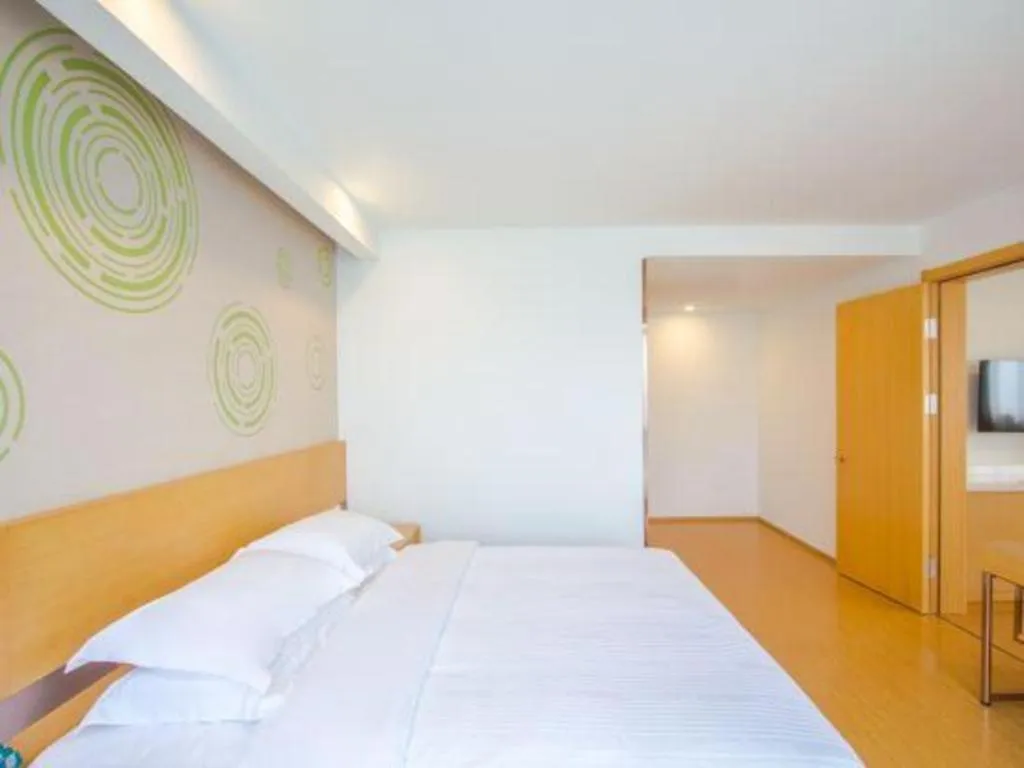 Bed in GreenTree Inn Jiaxing Qixing Town Goverment