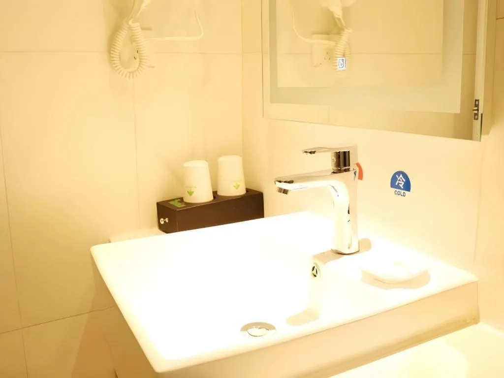 Vatica Hefei Feidong County Yuzhou Central Square Hotel