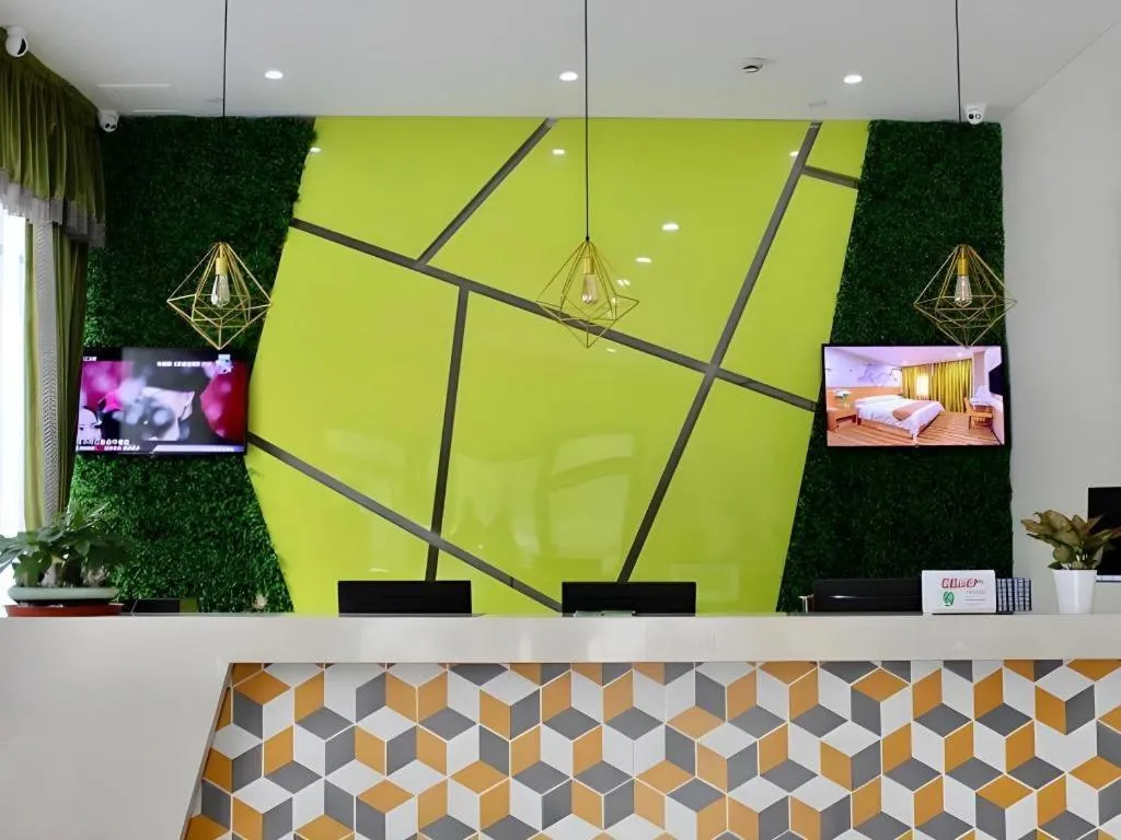 Vatica Hangzhou Xiasha Media College Hotel