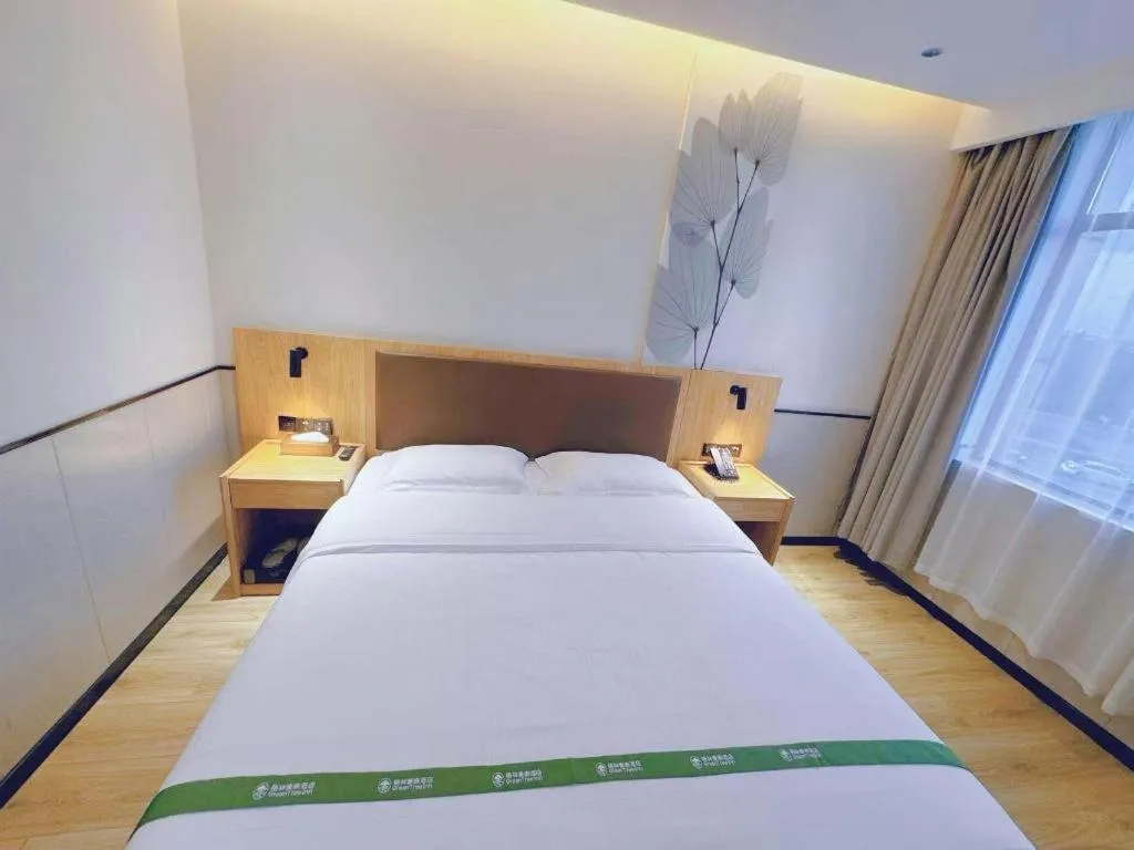 Bed in GreenTree Inn Nanjing Baijiahu