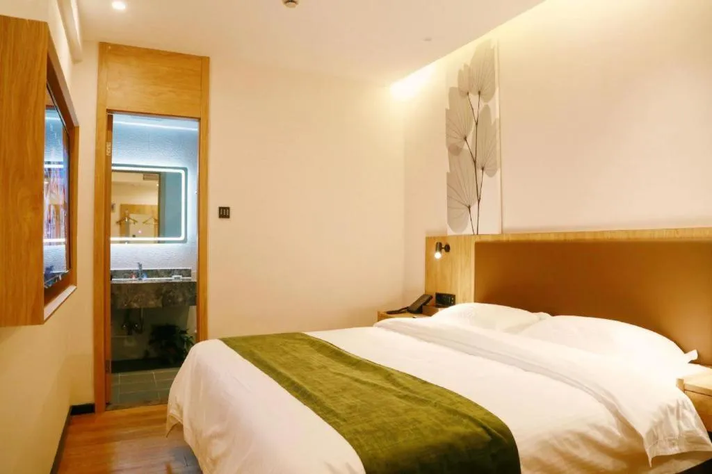 Bed in GreenTree Inn Nanjing Baijiahu