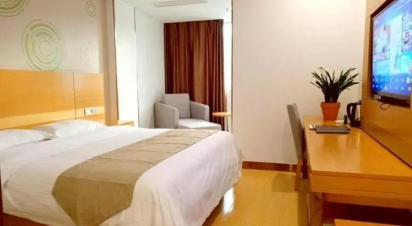 GreenTree Inn Fuyang Technician College