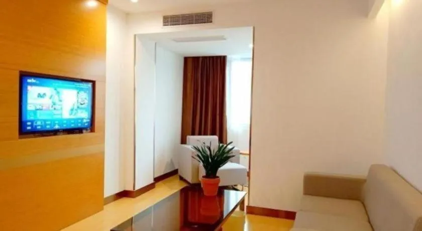 GreenTree Inn Fuyang Technician College