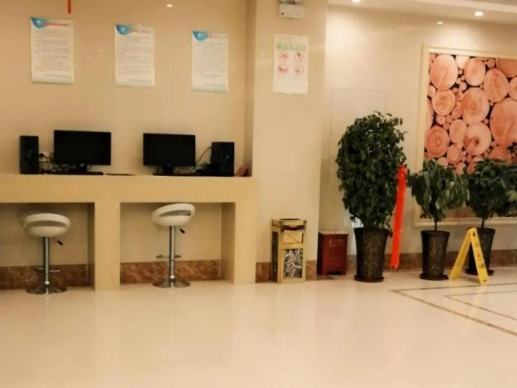 GreenTree Inn Fuyang Technician College