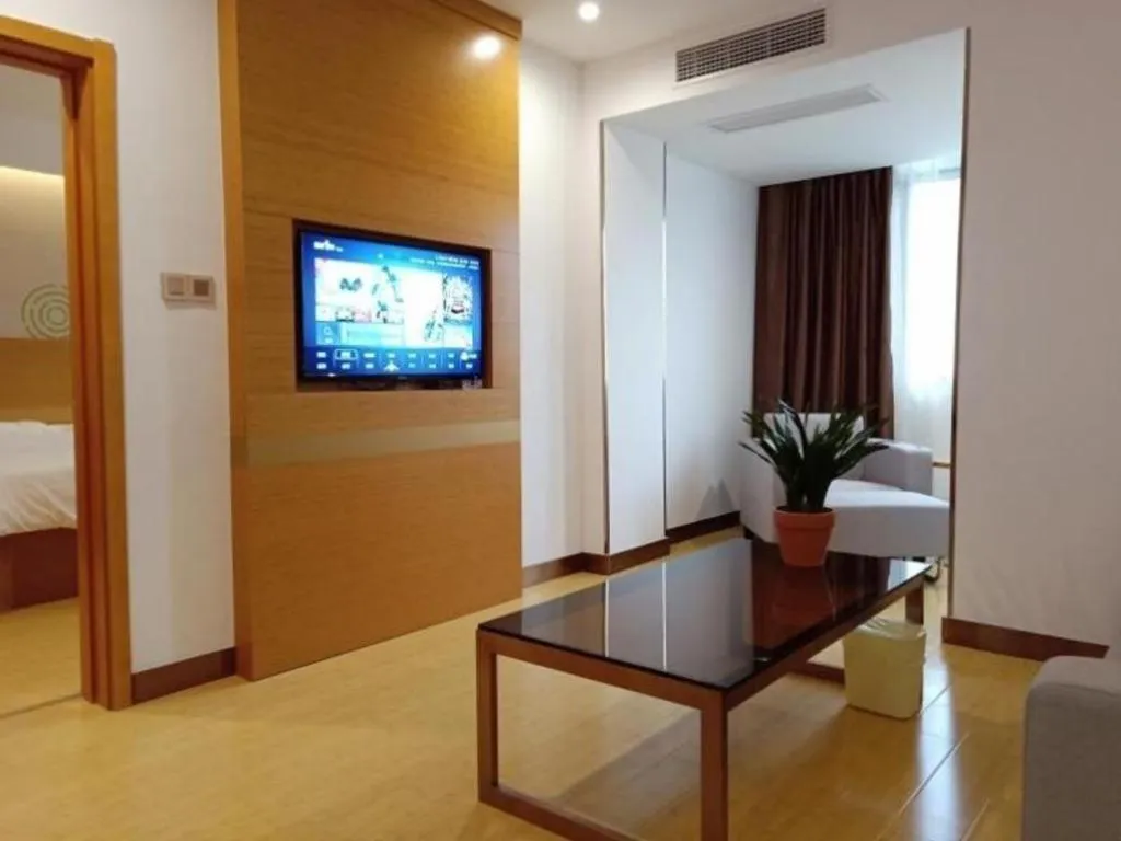 GreenTree Inn Fuyang Technician College