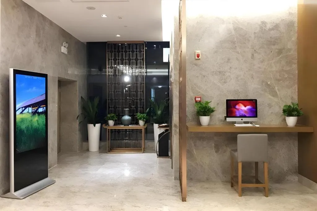 Home Inn Plus Shanghai Middle Ring Jinshajiang Road Fengzhuang Metro Station