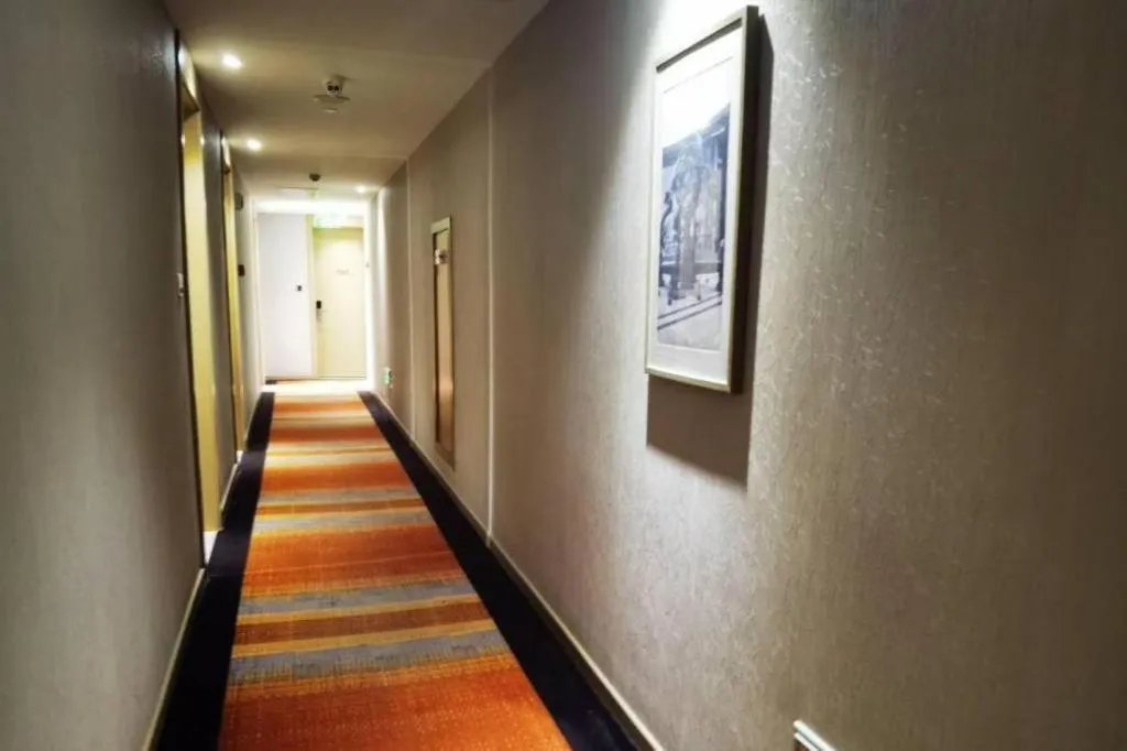 Home Inn Plus Shanghai Middle Ring Jinshajiang Road Fengzhuang Metro Station