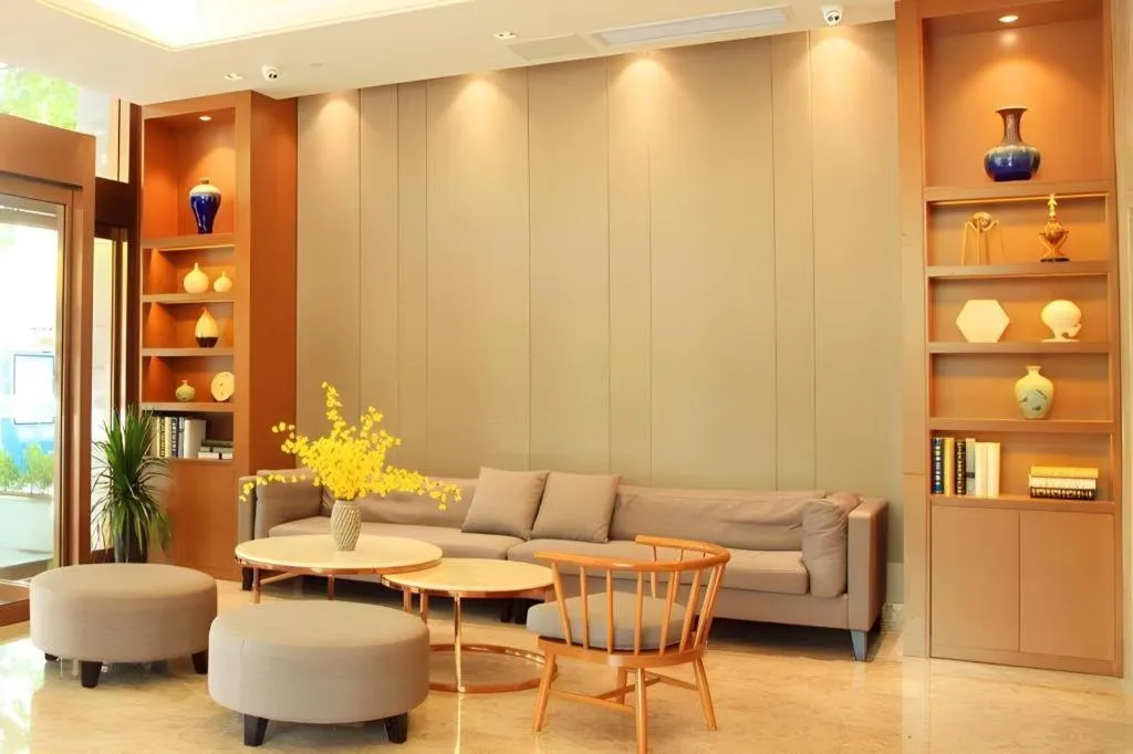 Home Inn Plus Shanghai Middle Ring Jinshajiang Road Fengzhuang Metro Station