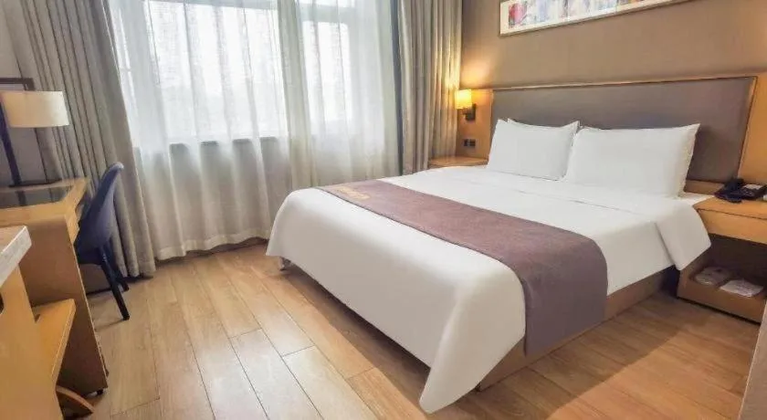Bed in Home Inn Plus Shanghai Middle Ring Jinshajiang Road Fengzhuang Metro Station