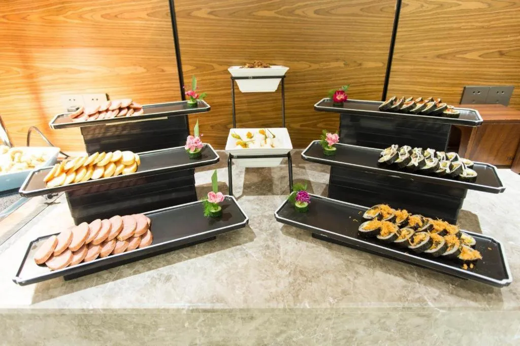 Yitel Collection Shenyang Hunnan Olympic Sports Center Caixia Street Metro Station