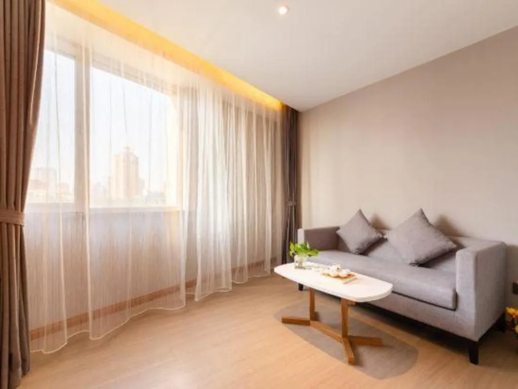 Yitel Collection Shenyang Hunnan Olympic Sports Center Caixia Street Metro Station