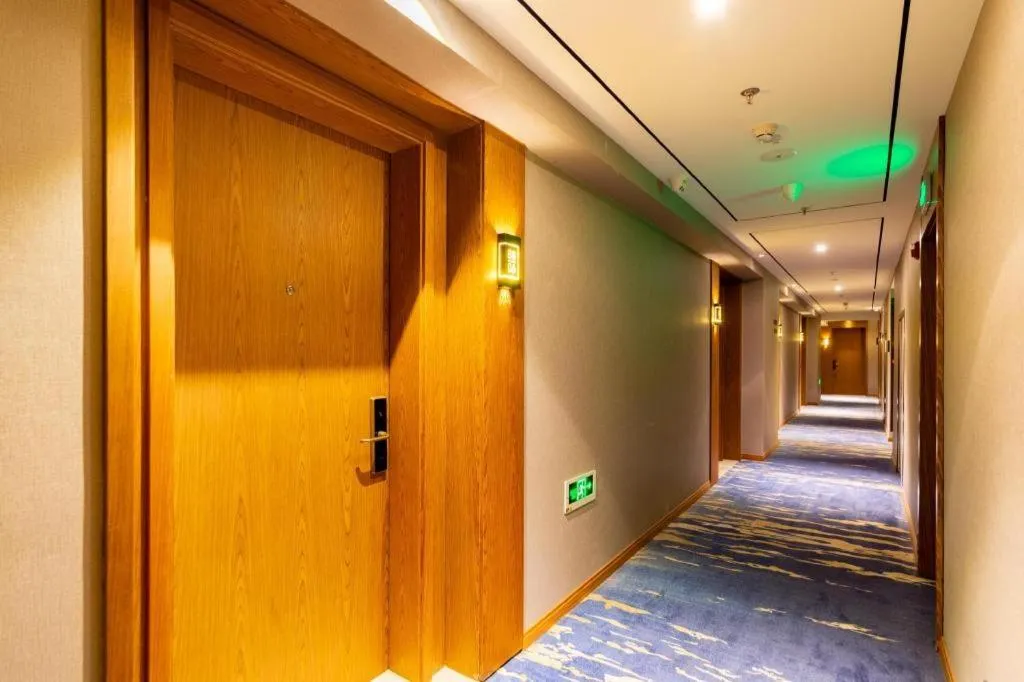 Yitel Collection Shenyang Hunnan Olympic Sports Center Caixia Street Metro Station