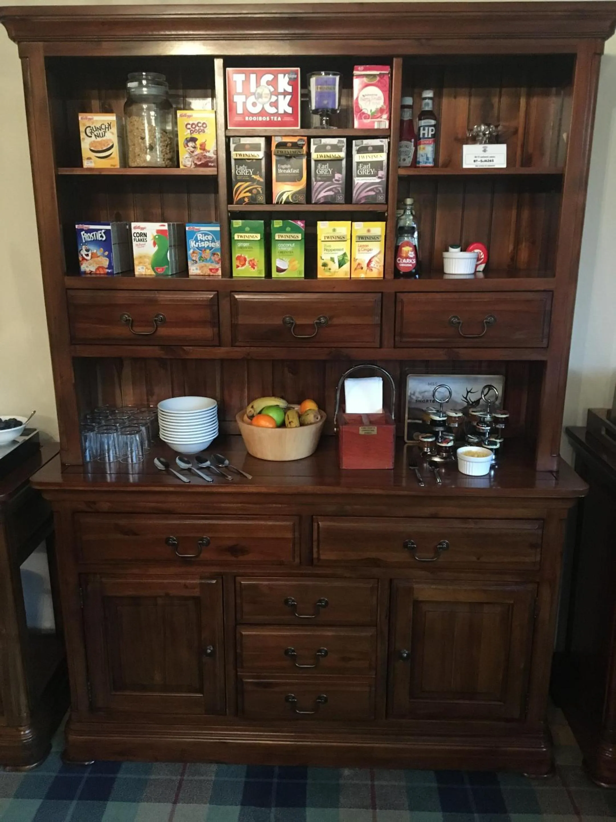Dining area in Eriskay B&B and Aviemore Glamping