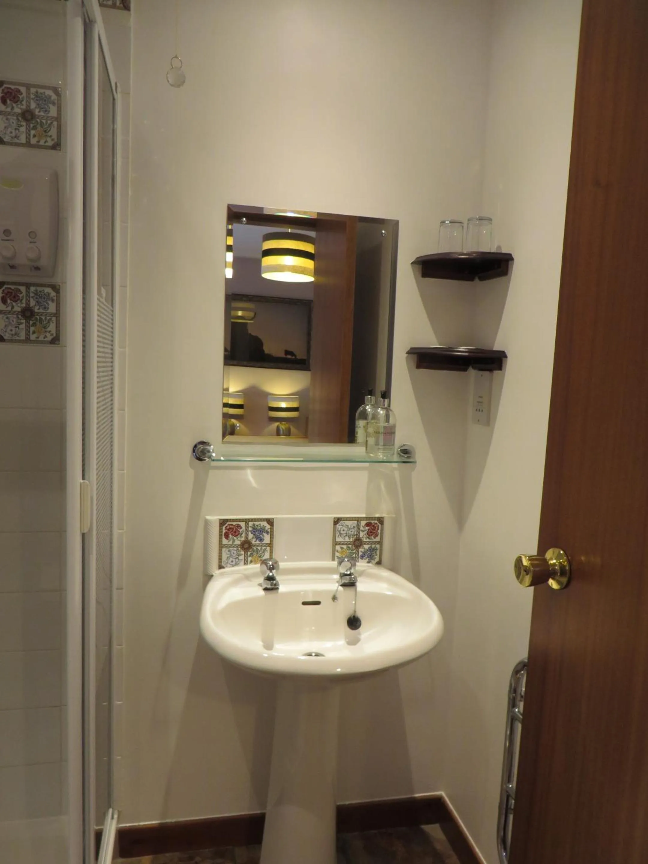 Bathroom in Eriskay B&B and Aviemore Glamping