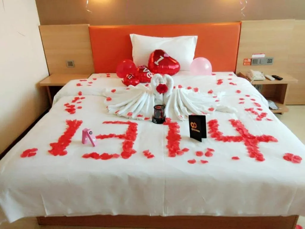 Bed in 7 Days Premium Lintao City Golden Street Shopping Plaza Branch