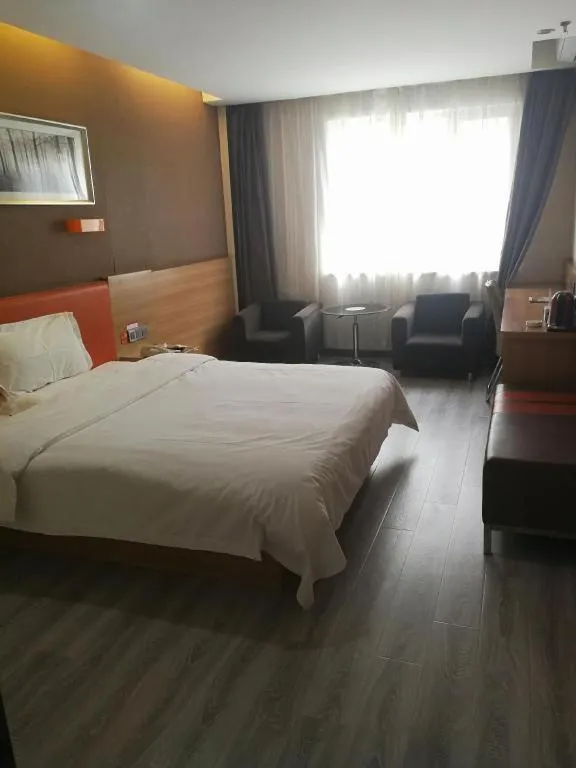 Bed in 7 Days Premium Lintao City Golden Street Shopping Plaza Branch