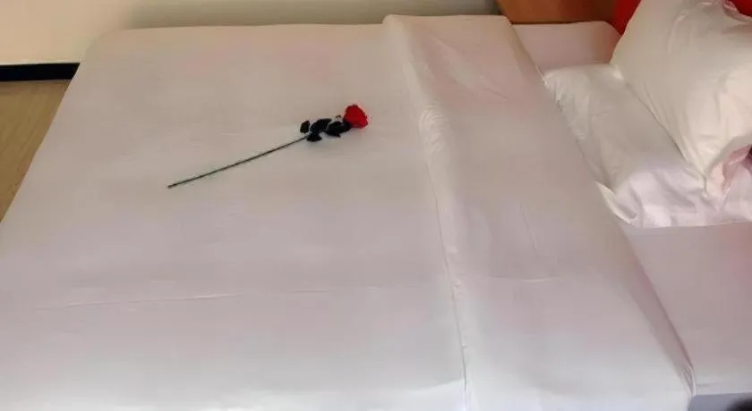 Bed in 7 Days Premium Lintao City Golden Street Shopping Plaza Branch