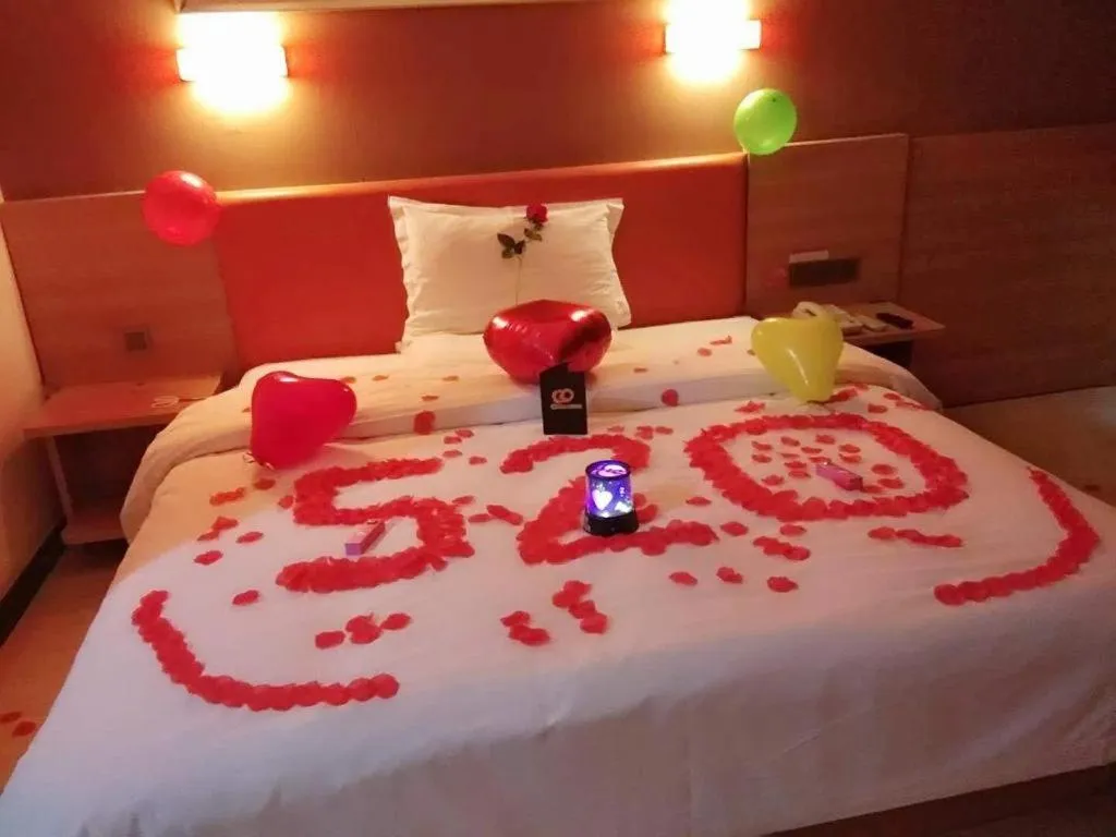 Bed in 7 Days Premium Lintao City Golden Street Shopping Plaza Branch