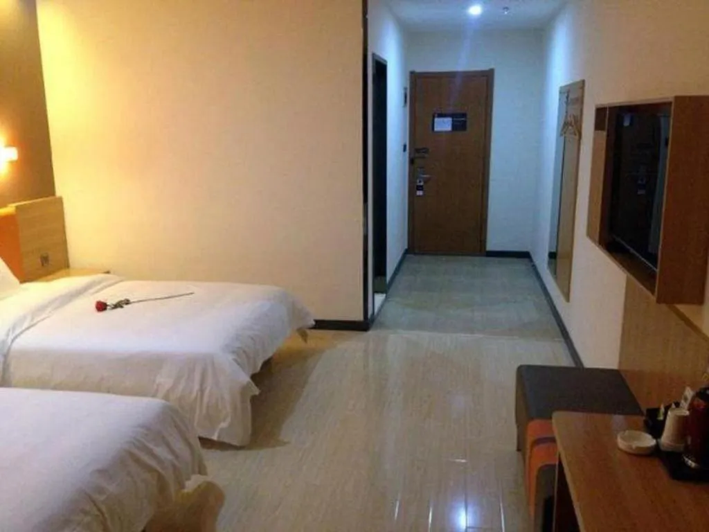 Bed in 7 Days Premium Lintao City Golden Street Shopping Plaza Branch