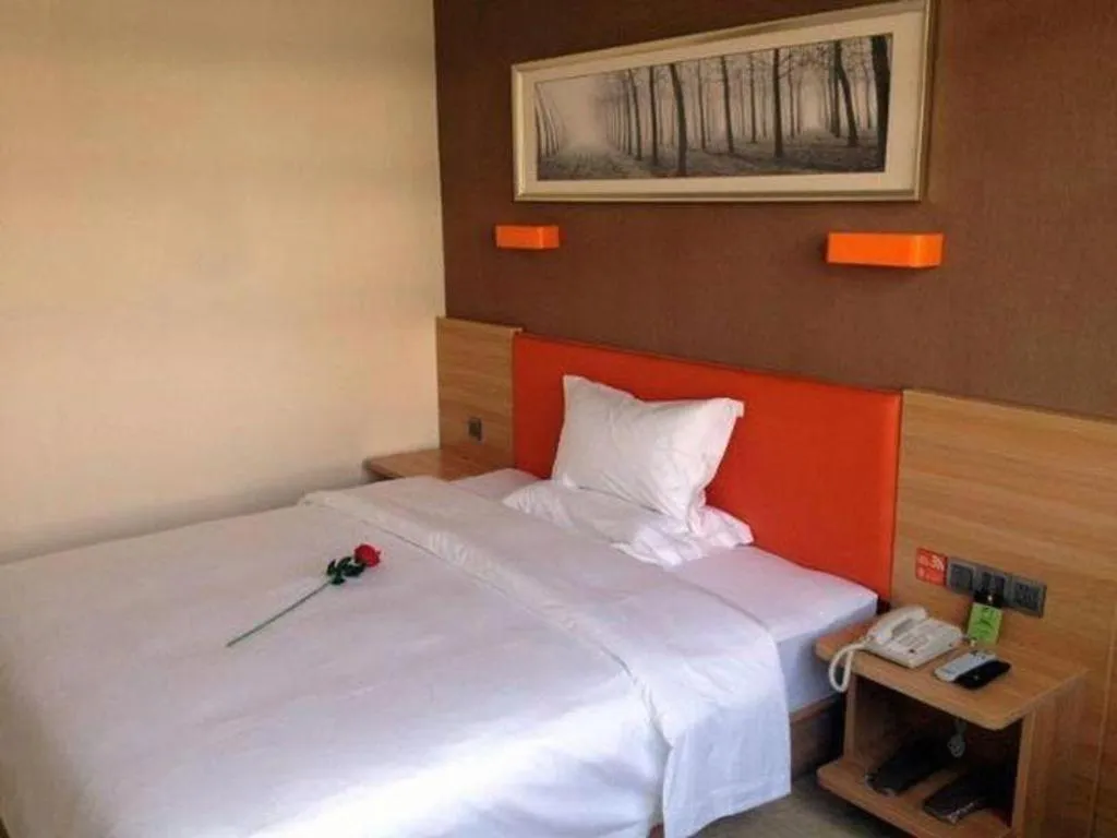 Bed in 7 Days Premium Lintao City Golden Street Shopping Plaza Branch
