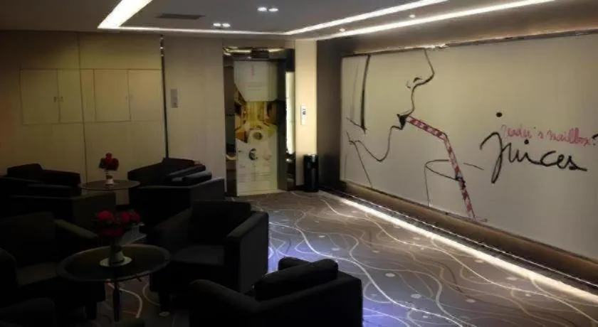 7 Days Premium Lintao City Golden Street Shopping Plaza Branch