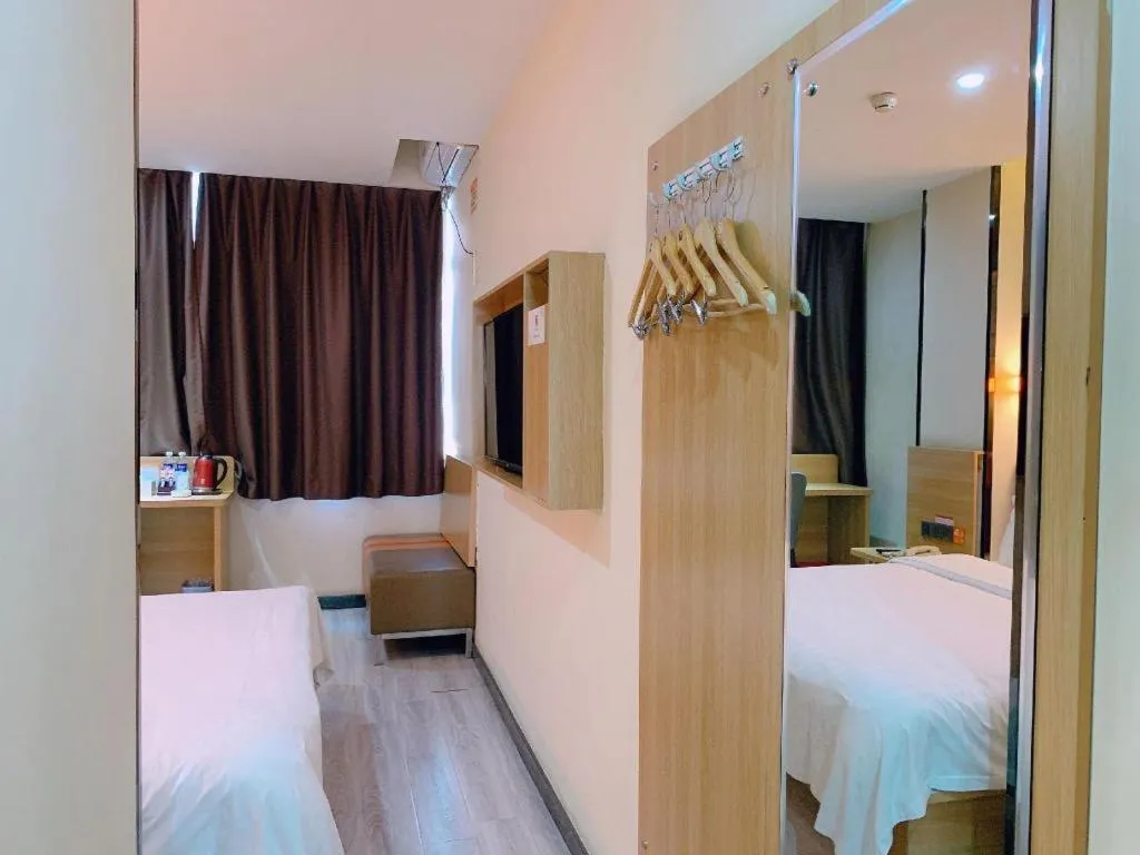 Bed in 7 Days Premium Lintao City Golden Street Shopping Plaza Branch