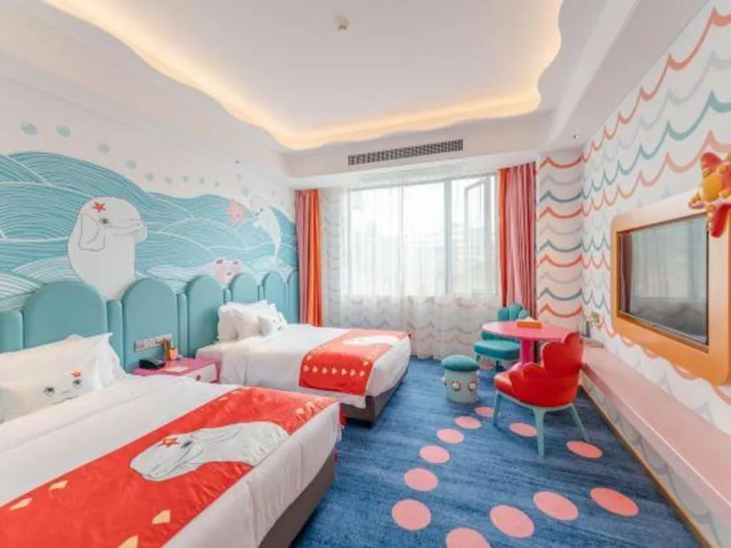 Bed in Dolphin Bay Hotel