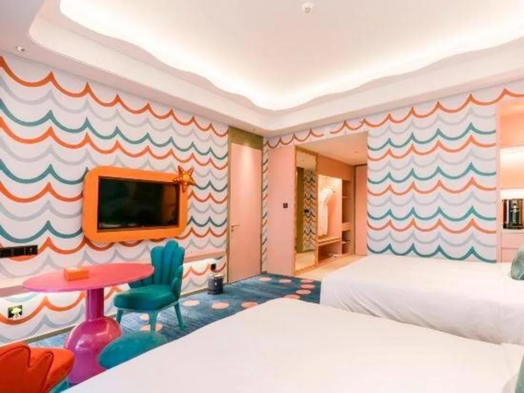 Bed in Dolphin Bay Hotel